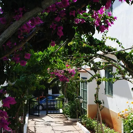 Ses Fonts Apartman *